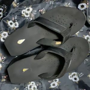 Volatile black wedge sandals Sz 8